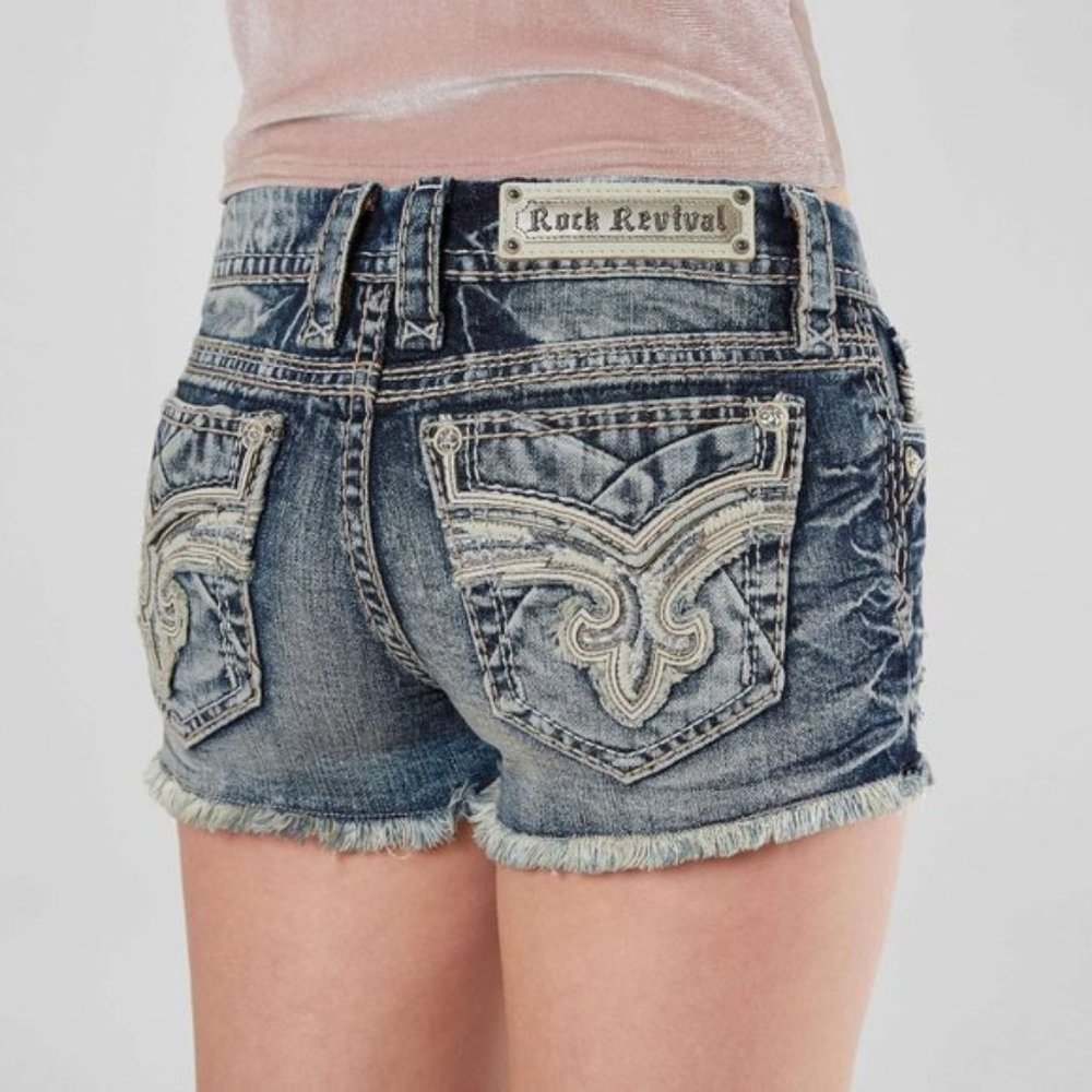 NWOT ROCK REVIVAL CAYLIN SHORTS 30
